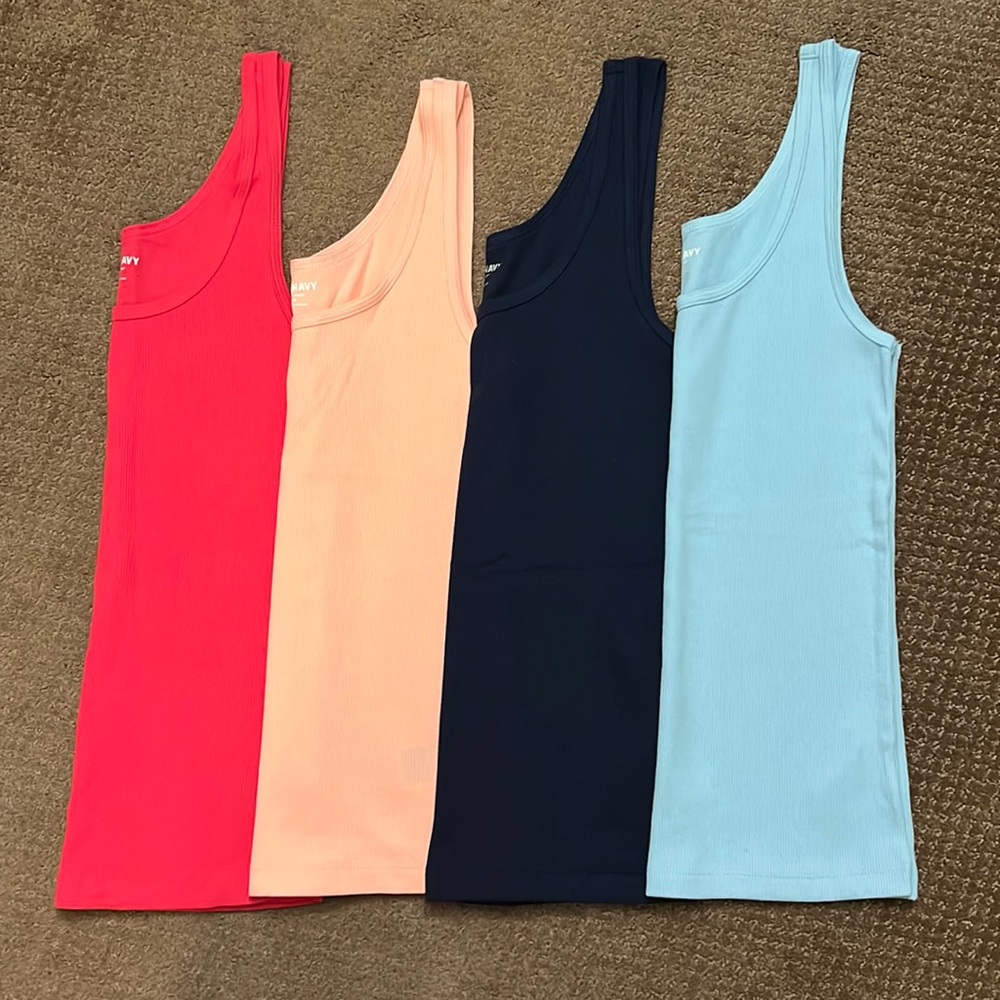 *NWOT* Old Navy tank tops